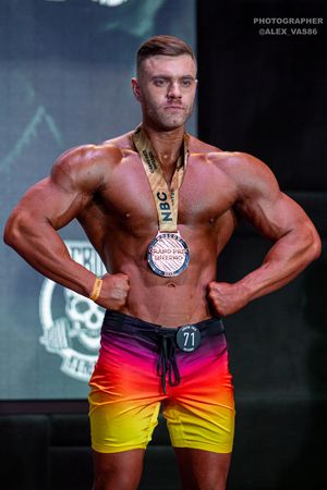 MEN'S PHYSIQUE +179